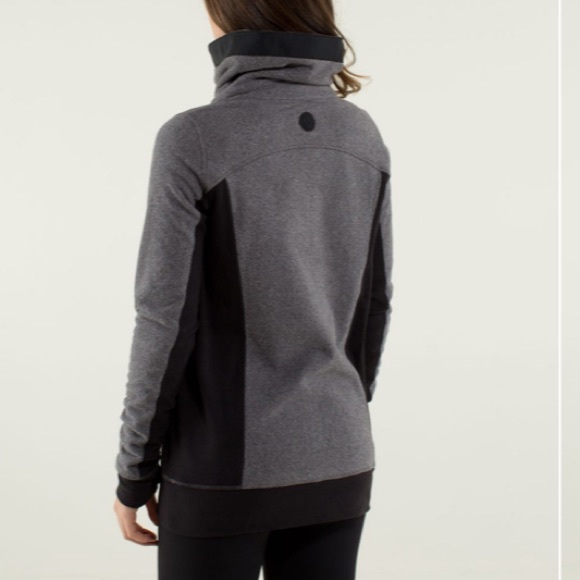 Lululemon Post Chaturanga Pullover Black / Ambient Grey - Picture 2 of 8